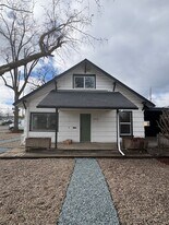 315 N 1st St in Central Point, OR - Building Photo