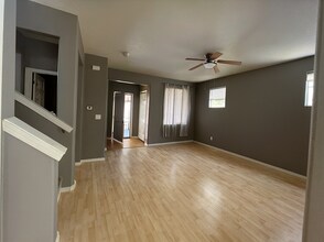 1532 SE Gerhard Dr in Hillsboro, OR - Building Photo - Building Photo