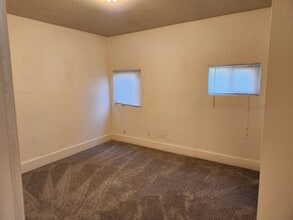 Y Street, Unit Apt 1 in Sacramento, CA - Foto de edificio - Building Photo