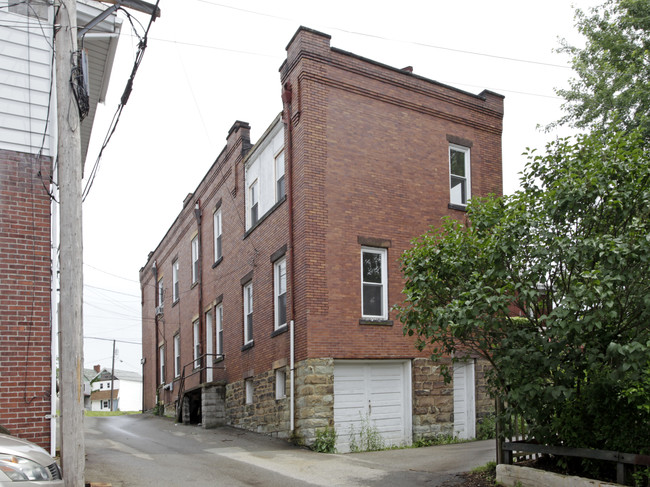 211 S 2nd St in Jeannette, PA - Building Photo - Building Photo