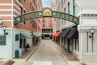 Gayoso House & Pembroke Square in Memphis, TN - Building Photo - Building Photo