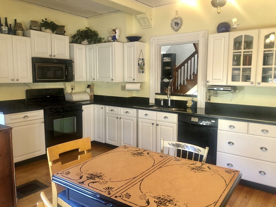 25 Harley St in Boston, MA - Building Photo