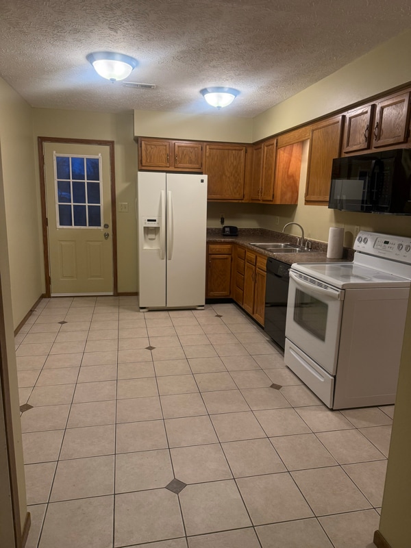 5169 Princeton Glendale Rd in Liberty Township, OH - Foto de edificio - Building Photo