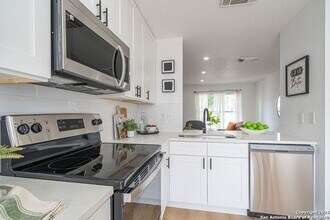 15 Talon Brook in San Antonio, TX - Building Photo - Building Photo