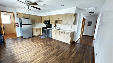 22 John St, Unit 2 floor in Garfield, NJ - Building Photo - Building Photo