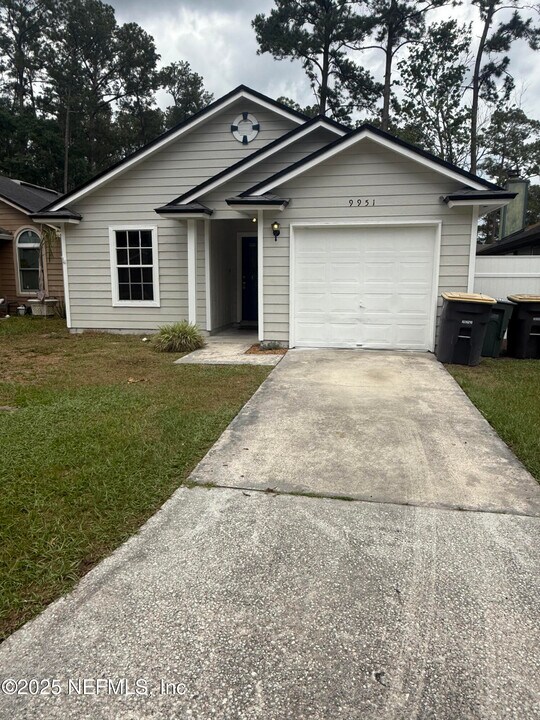 9951 Somerset Grove Ln in Jacksonville, FL - Building Photo