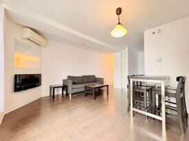 2118 Saint-Dominique Rue in Montréal, QC - Building Photo