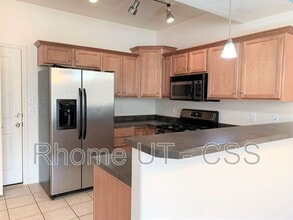 888 S Ibis Xing in Farmington, UT - Building Photo - Building Photo
