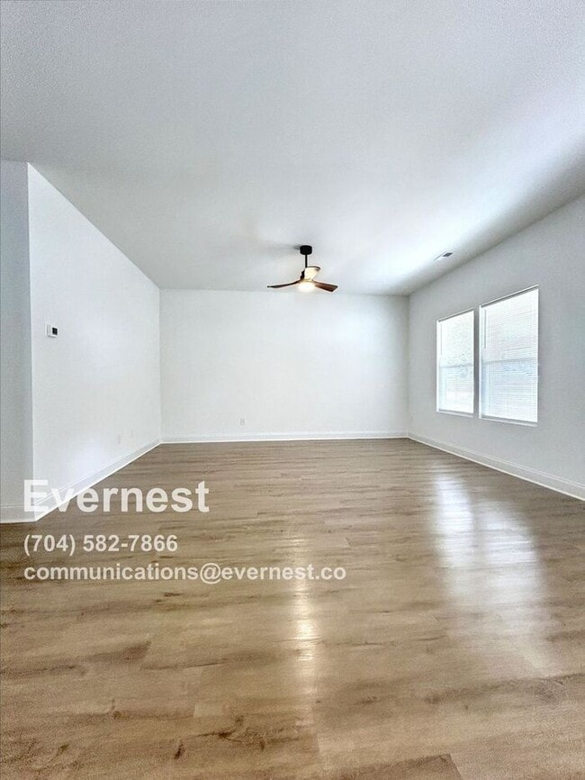 411 S Spargo St in Dallas, NC - Building Photo - Building Photo