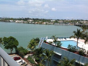 1865 79th Street Causeway in North Bay Village, FL - Foto de edificio - Building Photo