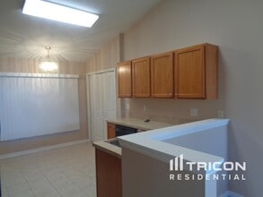 22809 St Thomas Cir in Lutz, FL - Building Photo - Building Photo