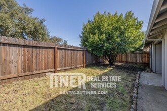 9282 Corinthian Cir in Sacramento, CA - Building Photo - Building Photo