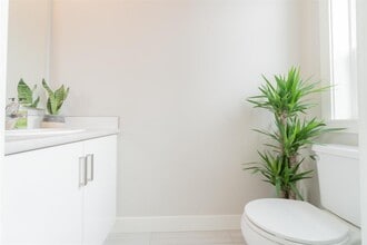 8413-8413 Midtown Wy in Chilliwack, BC - Building Photo - Building Photo