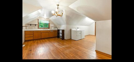 3116 Pocahontas Rd-Unit -3116 Pocahontas B-Upstairs in Cedar Falls, IA - Building Photo - Building Photo