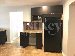 2308 W Orchid Ln in Phoenix, AZ - Foto de edificio - Building Photo