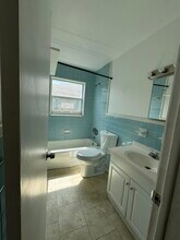 1245 W 35th St in Riviera Beach, FL - Building Photo - Building Photo