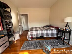 1642 Commonwealth Ave, Unit 4 in Boston, MA - Building Photo - Building Photo