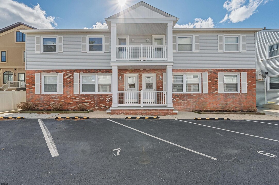 9506 Ventnor Ave in Margate City, NJ - Foto de edificio