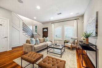 5301 Blossom St in Houston, TX - Building Photo - Building Photo