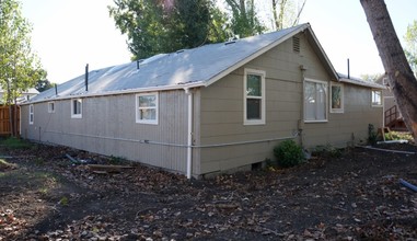 3317-3323 Sebastopol Rd in Santa Rosa, CA - Building Photo - Building Photo