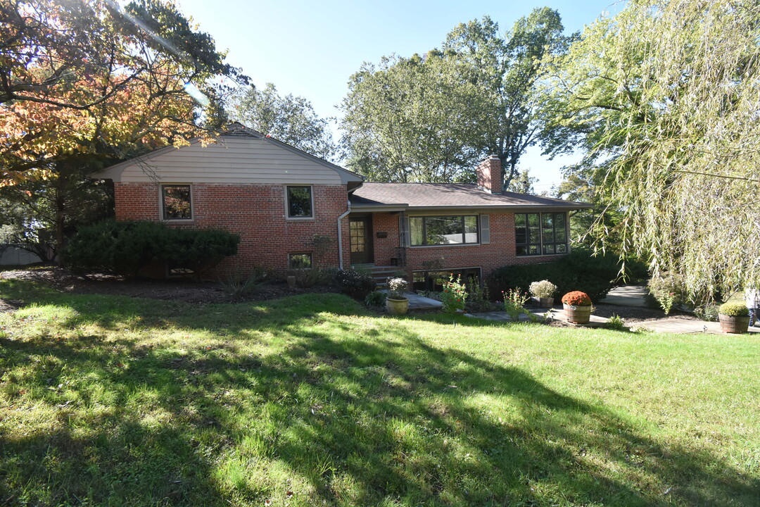 6507 Smoot Dr in McLean, VA - Building Photo