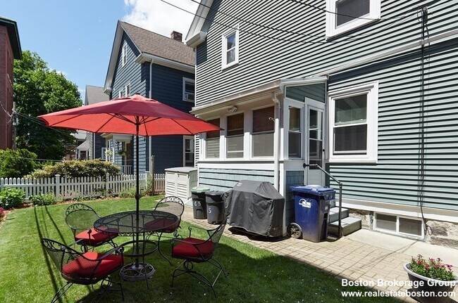 65 Roseclair St