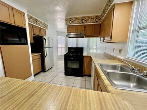 7014 Caladero Dr in Houston, TX - Building Photo - Building Photo