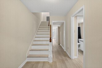 10351 Briar Forest Dr in Houston, TX - Building Photo - Building Photo