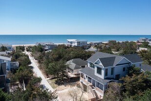 44 Island Walk in Bay Shore, NY - Building Photo