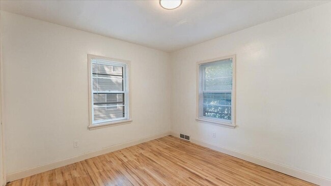 828 15th St SW in Willmar, MN - Foto de edificio - Building Photo