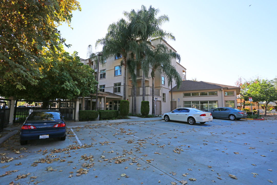 Angelus Senior Housing in Rosemead, CA - Foto de edificio