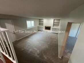10423 Clark St in Clive, IA - Building Photo - Building Photo