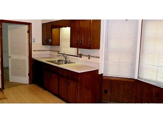 4829 Woodhurst Way in Stone Mountain, GA - Building Photo - Building Photo