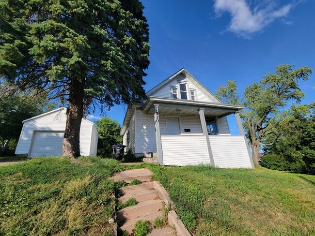 property at 510 N 8th Ave W