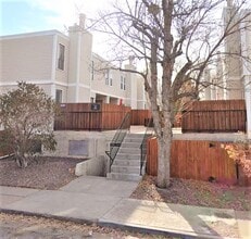 1050 S Monaco Pky, Unit 127 in Denver, CO - Building Photo - Building Photo