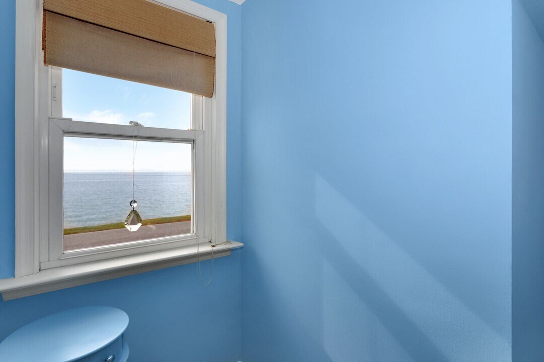 911 Chesapeake Ave in Hampton, VA - Building Photo