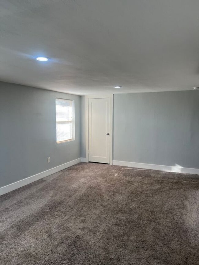 806 Center St, Unit 3 in East Alton, IL - Foto de edificio - Building Photo