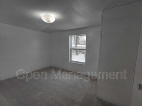 301 Mantle Ave in Jackson, MI - Building Photo - Building Photo