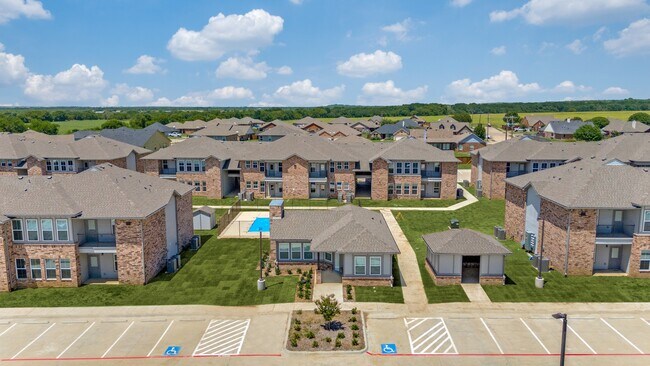 Four Cedars in Gunter, TX - Foto de edificio - Building Photo