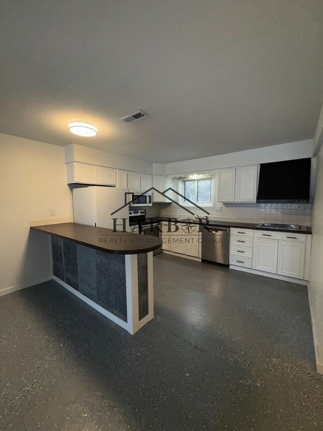 property at 823 Doran Dr