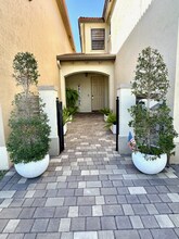 22768 SW 89th Path in Cutler Bay, FL - Building Photo - Building Photo