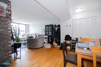 2201 N Cleveland Ave in Chicago, IL - Building Photo - Building Photo