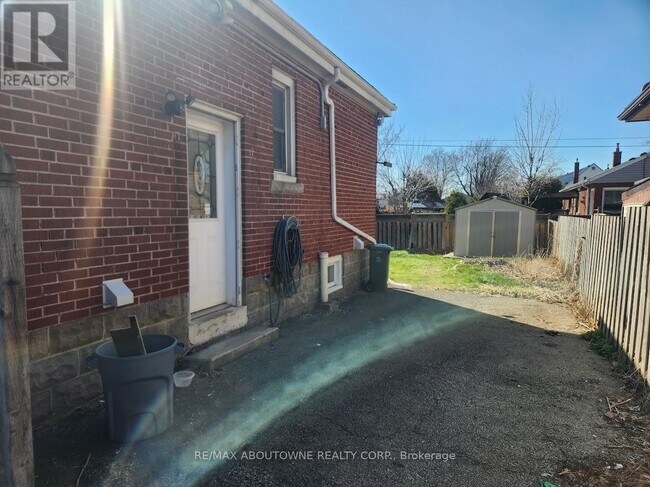 366 Upper Ottawa St in Hamilton, ON - Building Photo - Building Photo