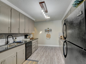 Brisa Galería Apartments in Houston, TX - Building Photo - Building Photo