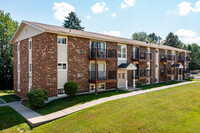 Brentwood Village Apartments in Liverpool, NY - Foto de edificio - Building Photo