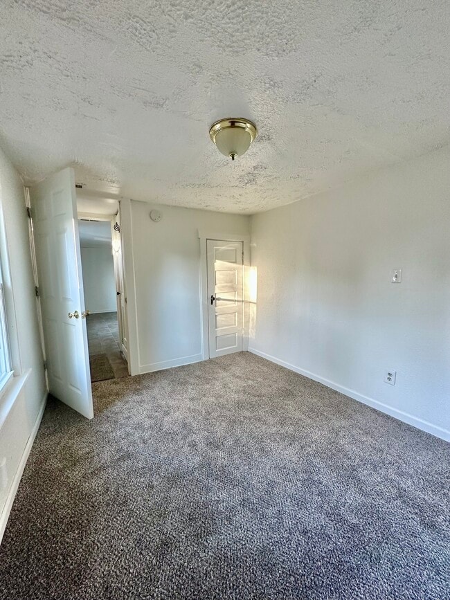 950 Center St, Unit 3 in Lake Geneva, WI - Building Photo - Building Photo