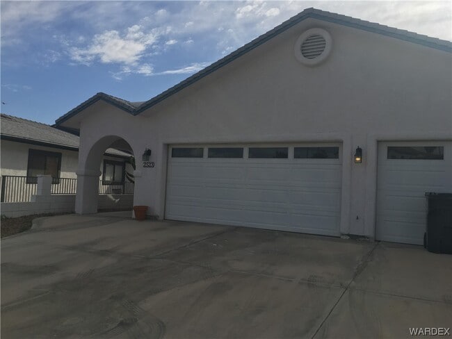 2523 Country Club Dr in Bullhead City, AZ - Building Photo - Building Photo