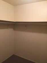 8715 SW Brightfield Cir in Portland, OR - Building Photo - Building Photo