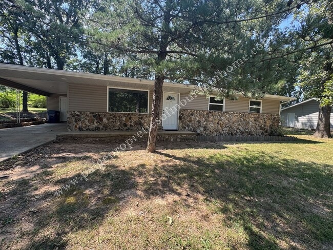 property at 1016 Kentwood Dr
