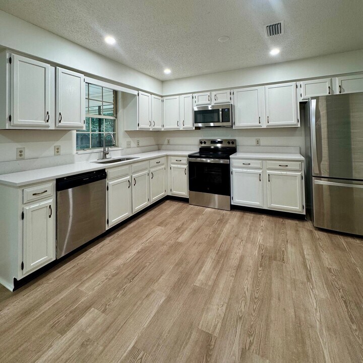 11640 Halethorpe Dr in Jacksonville, FL - Building Photo